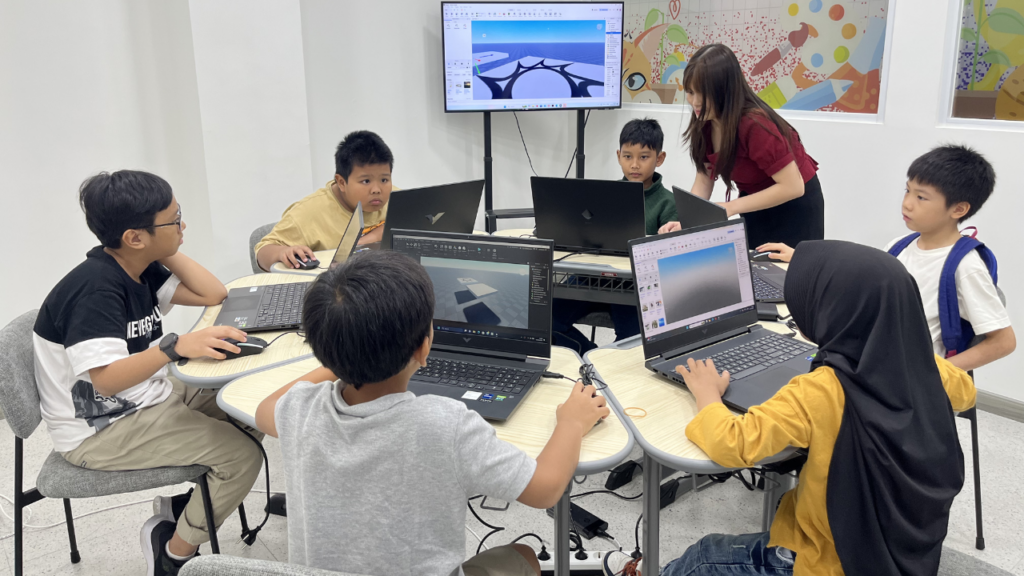 Pengalaman Belajar Anak Selama Roblox Day